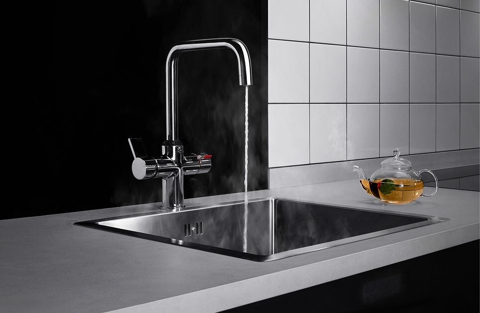 Kraan waaruit kokend water komt. Kraan waaruit kokend water komt.