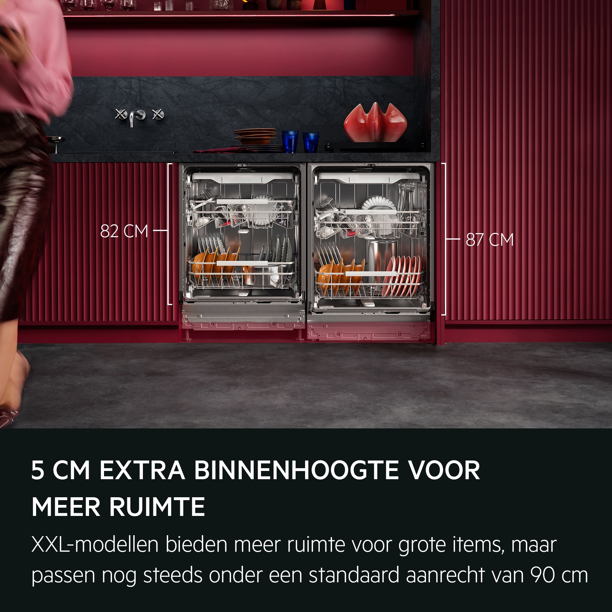 5 CM EXTRA BINNENHOOGTE VOOR MEER RUIMTE
           
            XXL-modellen bieden meer ruimte voor grote items, maar passen nog steeds onder een standaard aanrecht van 90 cm.
          