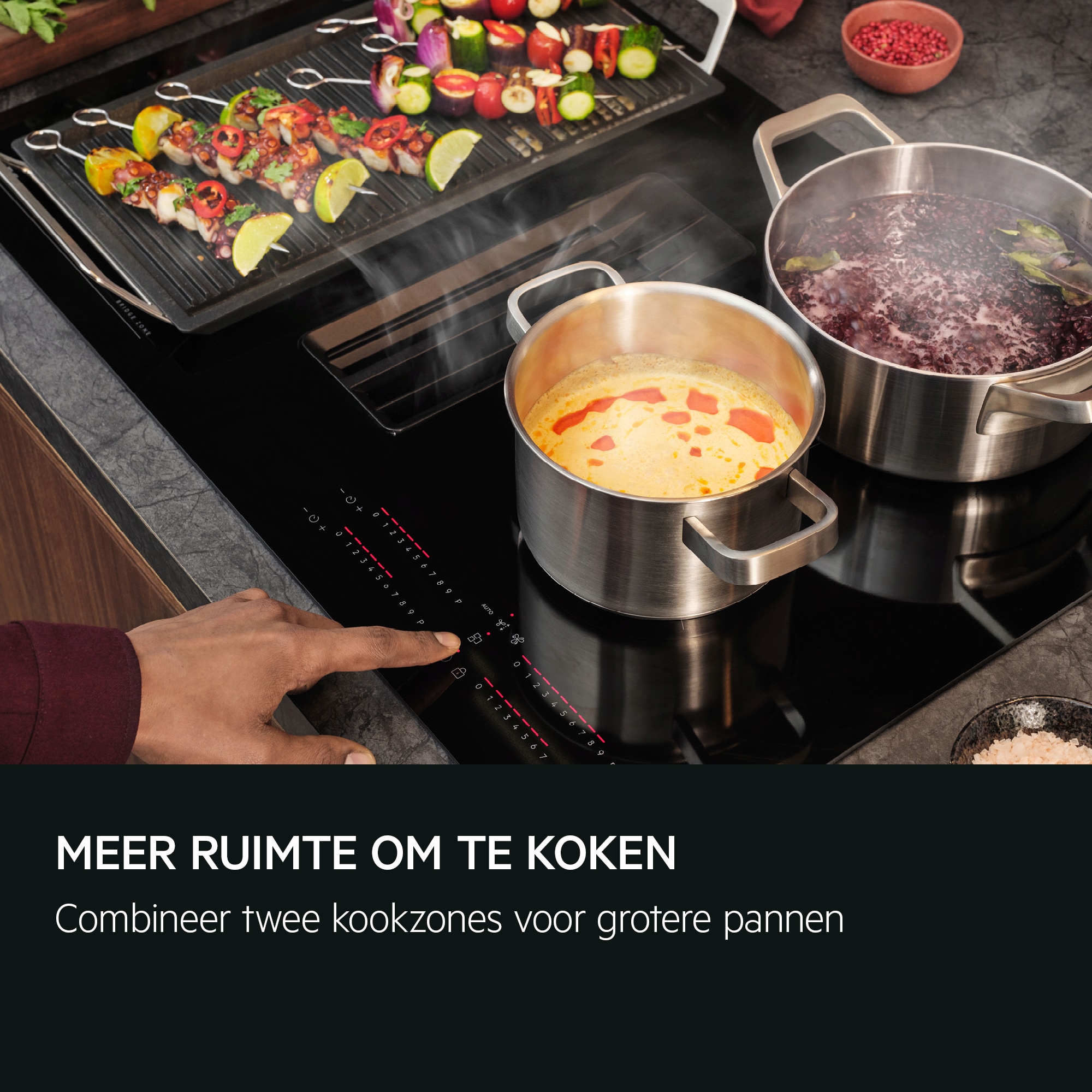 AEG - Kookplaat met afzuiging - TH84CB03CB