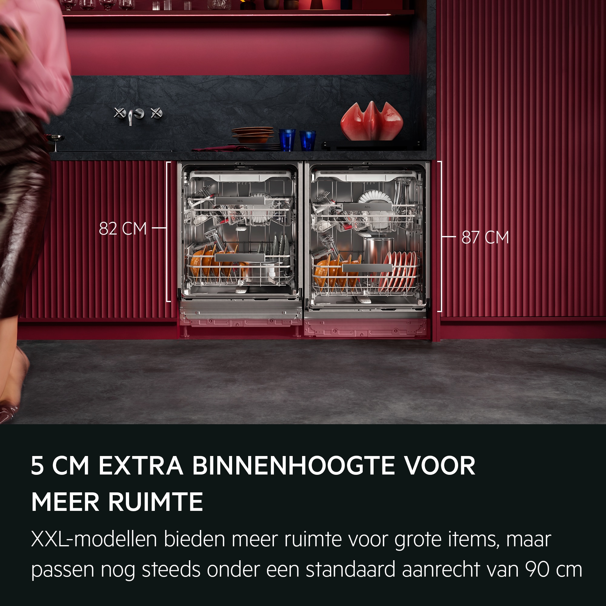 5 CM EXTRA BINNENHOOGTE VOOR MEER RUIMTE
           
            XXL-modellen bieden meer ruimte voor grote items, maar passen nog steeds onder een standaard aanrecht van 90 cm.
          