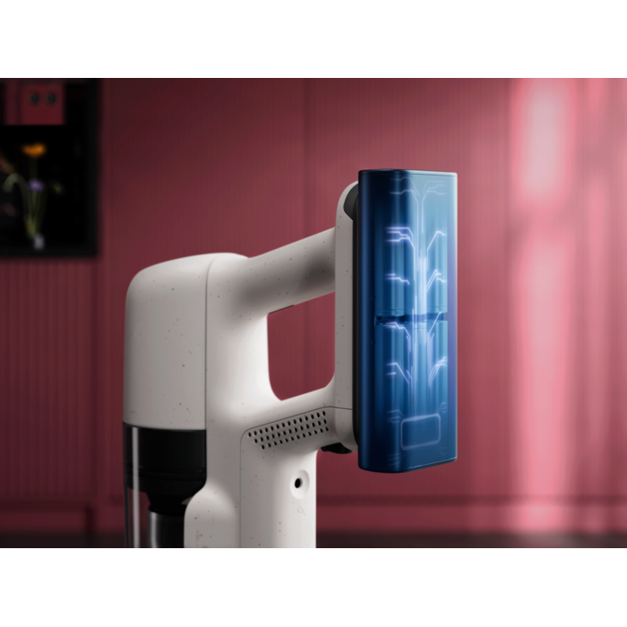 Charge on the handle – rechargeable battery with intelligent overcharge protection