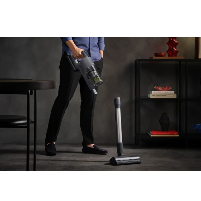 Switch to handheld with ease – the main unit stands on its own