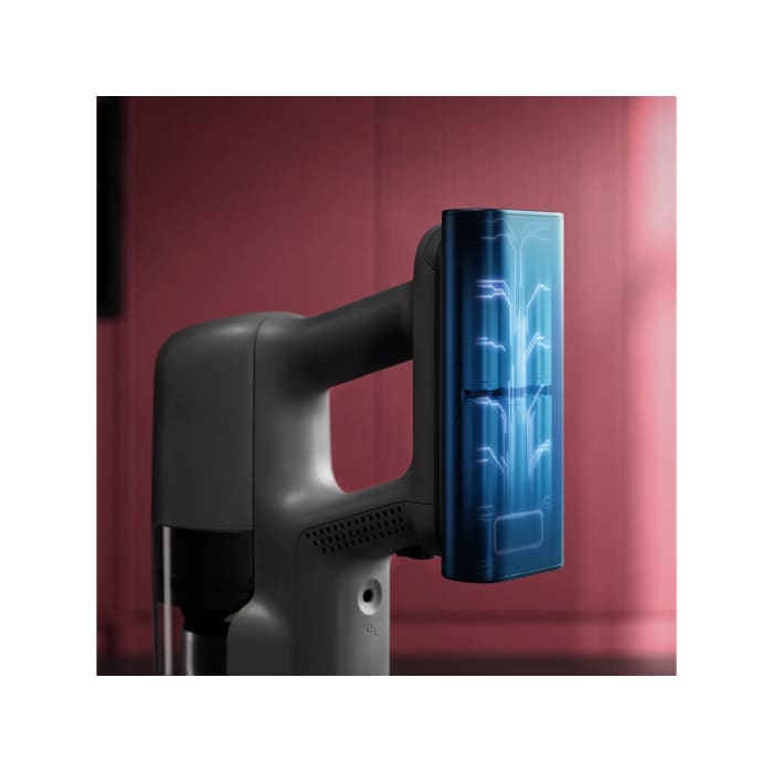 Detachable battery on hand unit.