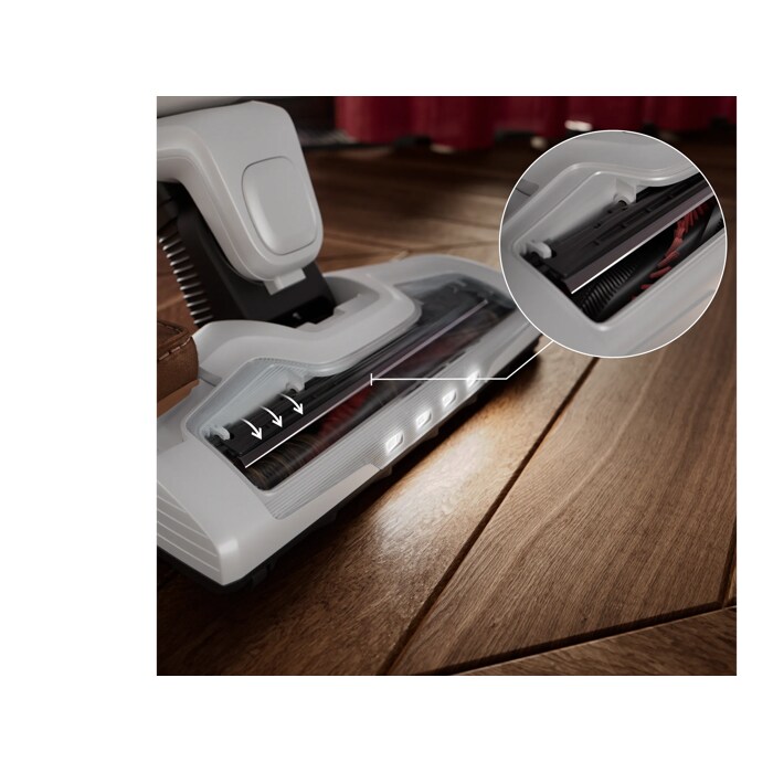 BrushRollClean™ removes tangles with ease.