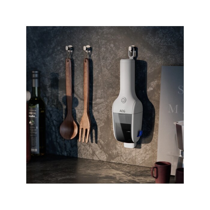 Powerful and practical handheld cleaner weighing just 0,55kg