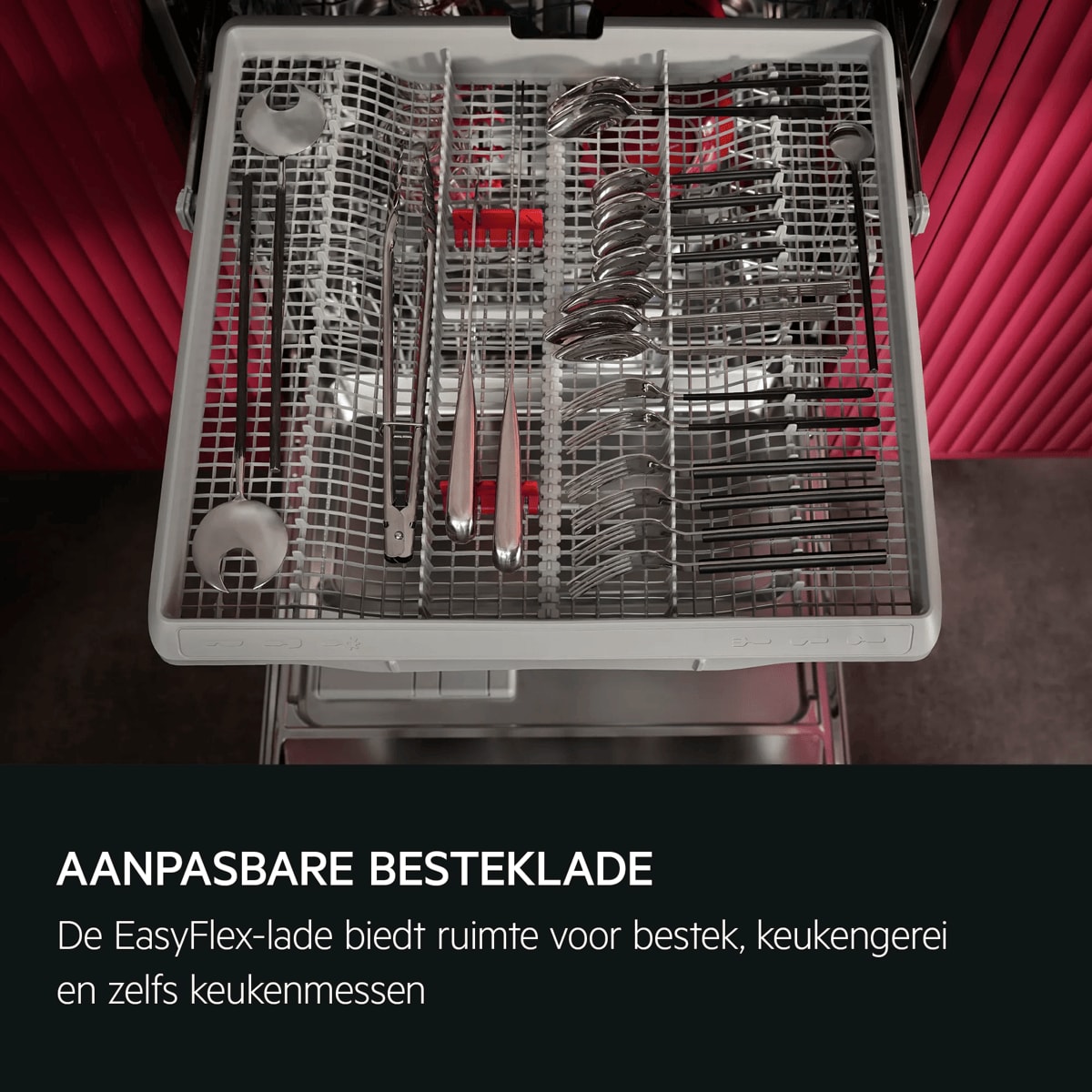 AANPASBARE BESTEKLADE De EasyFlex-lade biedt ruimte voor bestek, keukengerei en zelfs keukenmessen