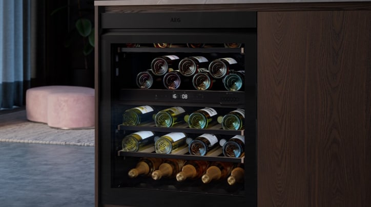 Wijnkast in een keukenopstelling