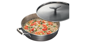 De Gourmet-lage braadpan met risotto