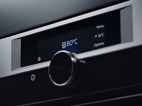 Een goudbruin brood op de AEG Maxiklasse-bakplaat 