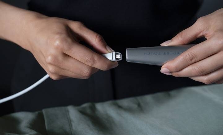 het netsnoer aansluiten op de pen