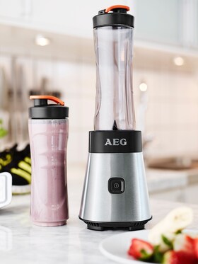 De AEG Sport Mini Mixer Food Blender