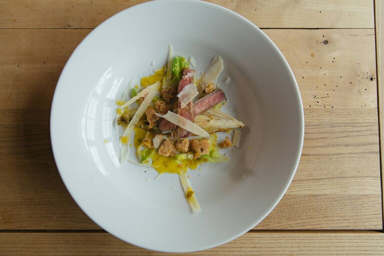 De drooggehangen caesarsalade