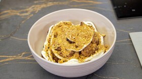 Bloemkool op z'n geheel in de oven van AEG chef Filip Claeys