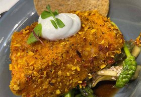 Kort gewokte groenten met zalm van chef Michaël Sels