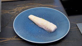 Lotte gegaard op de graat in een stoombad van geklaarde boter van AEG chef Filip Claeys
