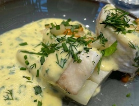Mechelse asperge met kabeljauw van chef Michaël Sels
